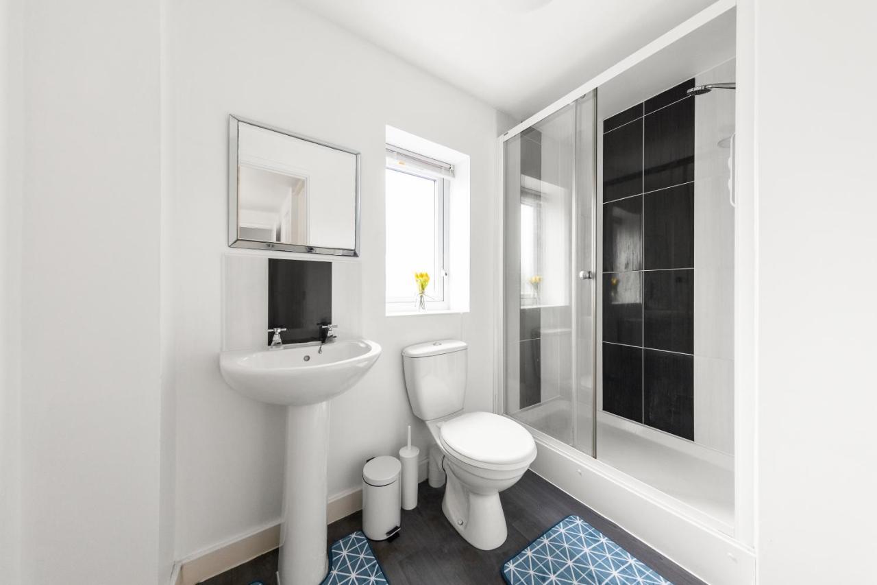 Royal House Wolverhampton - Perfect For Contractors & Large Groups Εξωτερικό φωτογραφία